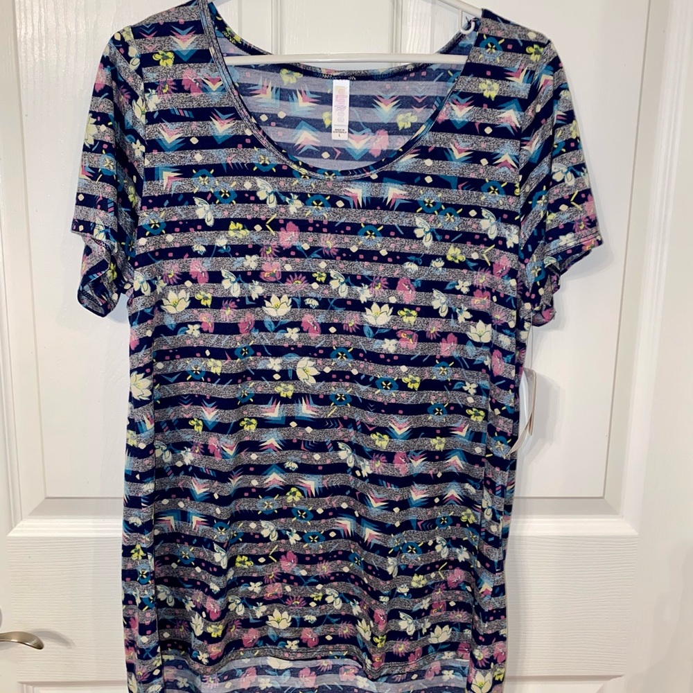 BRAND NEW - Classic T (L)
